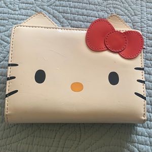 Cute “Hello Kitty” Wallet. 🌹Great Condition..